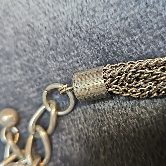 Gorgeous Costume Jewelry vintage Necklace. Quality heavy piece. - Picture 5 of 5